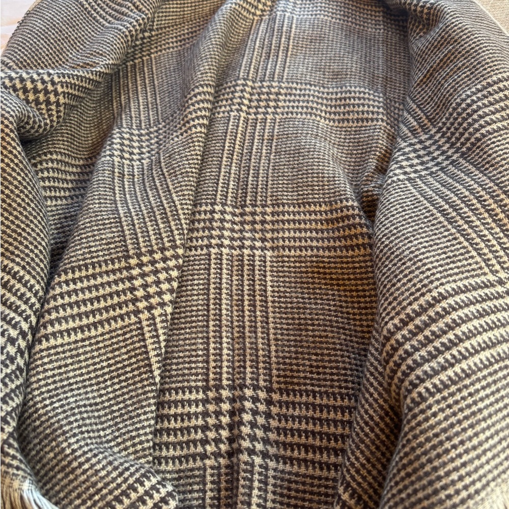 Banana Republic Women's Reversible Brown and Gray Plaid Cape/Wrap O/S - Picture 6 of 6